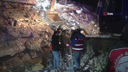 Kahramanmaraş'ta anne ve kızı enkazdan 67 saat sonra kurtarıldı