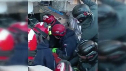 Taşköprü İtfaiyesi ve yurt dışından gelen ekipler tarafından 57 saat sonra enkazdan çıkarıldı