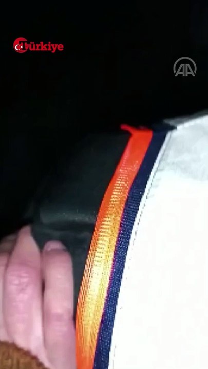 48 Saat Sonra Kurtarılan 2 Aylık Bebek Enkazdan Elini Emerek Çıktı #deprem  #kahramanmaraş #shorts