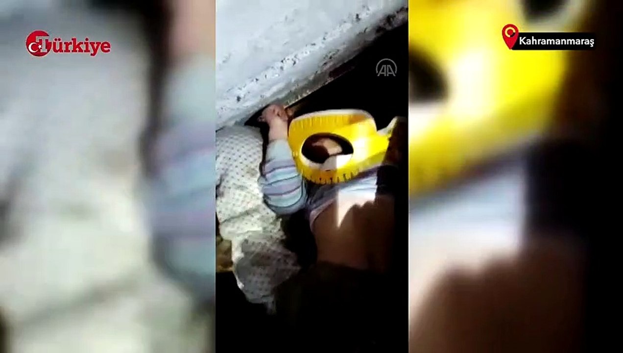 Enkaz Altında Alkış Alan Diyalog: Güzel Bir Koku Geliyor Dedik Baktık Zübeyde Burada - Türkiye