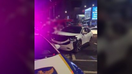 서울 합정역 교차로서 음주 운전 차량, 신호등에 '꽝' / YTN