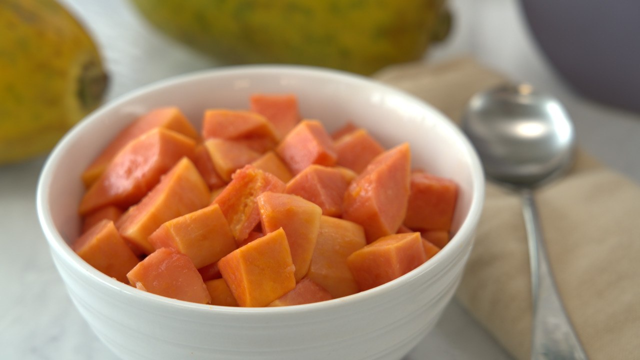 How to Cut Papaya