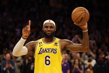 LeBron James Breaks NBA All-Time Scoring Record