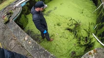 How the bottoms of pools are deep cleaned
