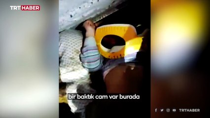 8 yaşındaki Zübeyde enkaz altından sağ kurtarıldı