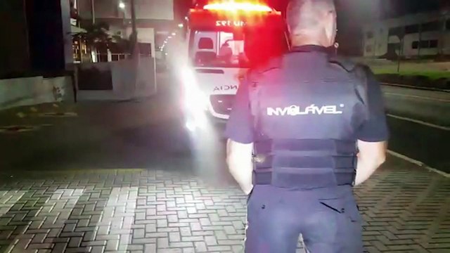 Indivíduos tentam arrombar farmácia para pegar remédio para amigo