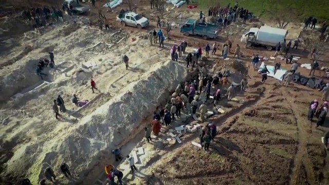 حصيلة ضحايا الزلزال في سوريا وتركيا تتجاوز 15 ألف قتيل