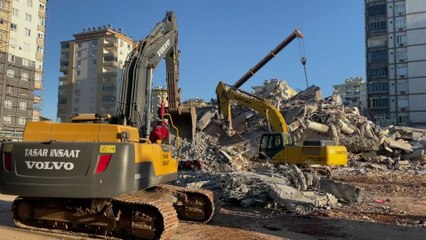 صور جديدة لعمليات الإنقاذ في تركيا إثر الزلزال الأخير