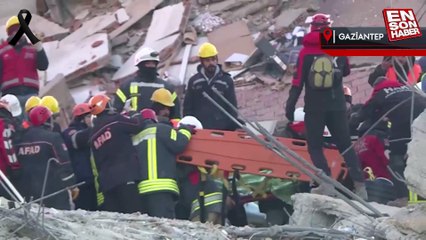 Gaziantep'te 3 kişi depremden 76 saat sonra enkazdan kurtarıldı
