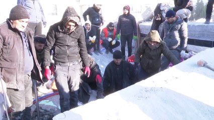 بارقة أمل في العثور على ناجين في "أدي يمان" التركية بعد سماع أصوات استغاثة تحت الأنقاض