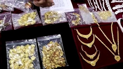 चोरी का जेवर बेचने निकले थे, पुलिस के हत्थे चढ़ गए