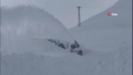 Hakkari'de 31 köy ve 88 mezra yolu kapandı