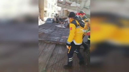 KAHRAMANMARAŞ'TA 6 AYLIK İKİZ BEBEKLERDEN BİRİ VE 8 YAŞINDAKİ ABLASI 78 SAAT SONRA ENKAZDAN KURTARILDI