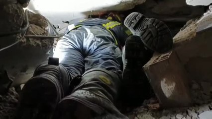 El esfuerzo y el cariño de los bomberos españoles durante los rescates en Turquía