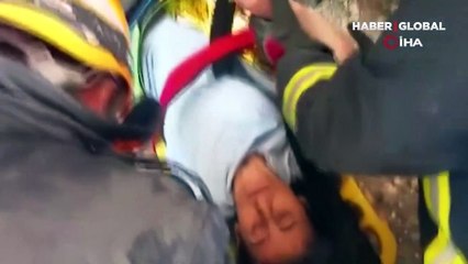 80. saatte kurtuldu! Hatay’da AFAD ekipleri 40 yaşındaki kadını enkazdan sağ çıkardı