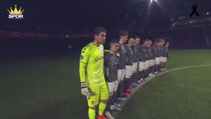 PSV - Emmen maçında depremzedeler için saygı duruşu yapıldı