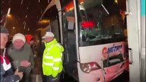 TEM'de yolcu otobüsü tıra arkadan çarptı: 5 yaralı