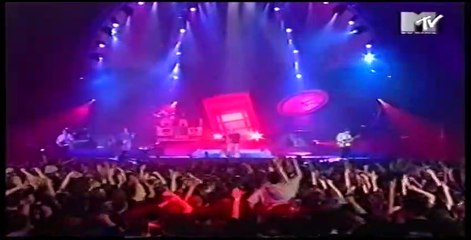Oasis: All Around the World Live | movie | 1997 | Official Clip