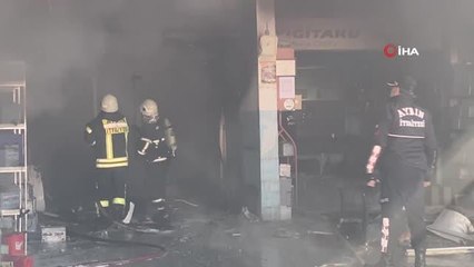 Elektrikli ısıtıcıdan çıkan yangında iş yeri kullanılamaz hale geldi