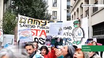 Espagne : Des milliers de travailleurs du secteur médical manifestent à Madrid  Des milliers de professionnels de la santé ont défilé le 8 février dans les rues de Madrid afin de dénoncer les coupes dans le budget du secteur de la santé effectuées par le