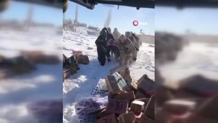 Depremin vurduğu köylerdeki yaralılar tahliye ediliyor