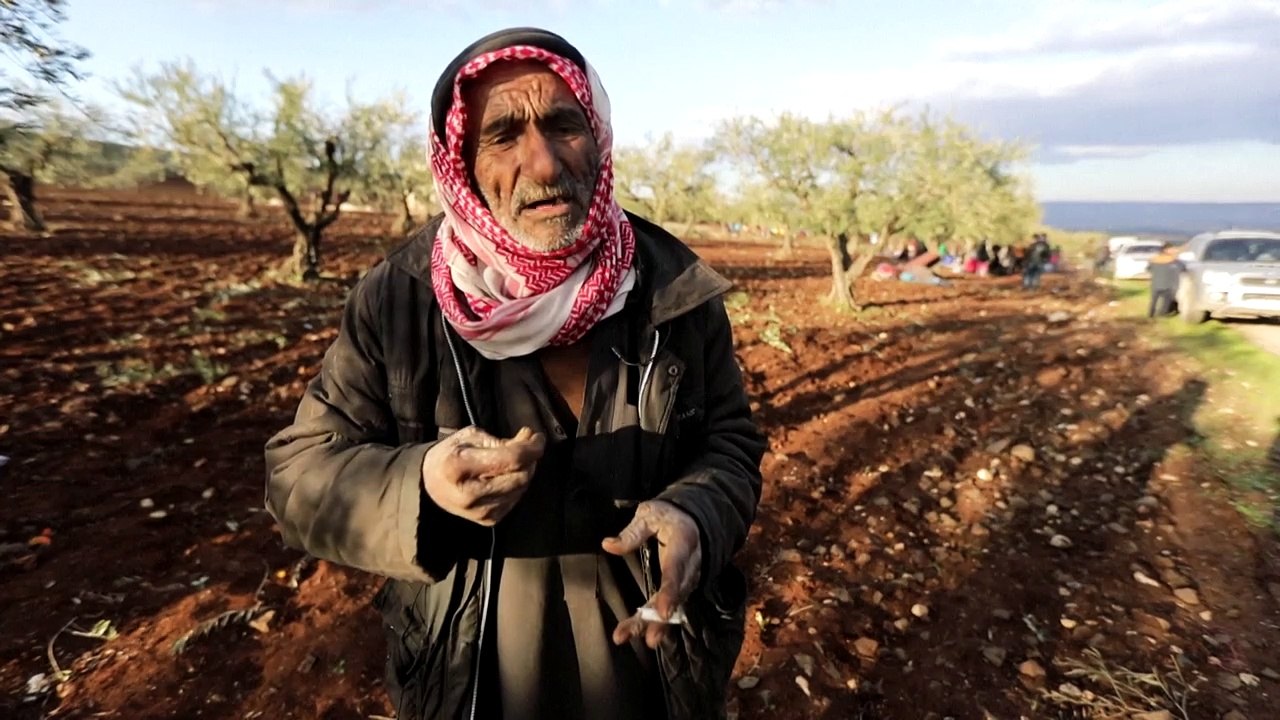 Alle Häuser zerstört: Syrer harren nach Erdbeben in der Kälte aus