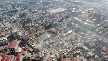 Depremin yarattığı enkaz havadan görüntülendi