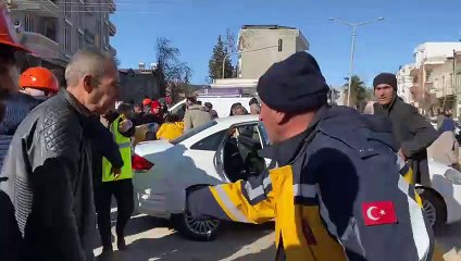 Adıyaman’da 83. saatte mucize kurtuluş