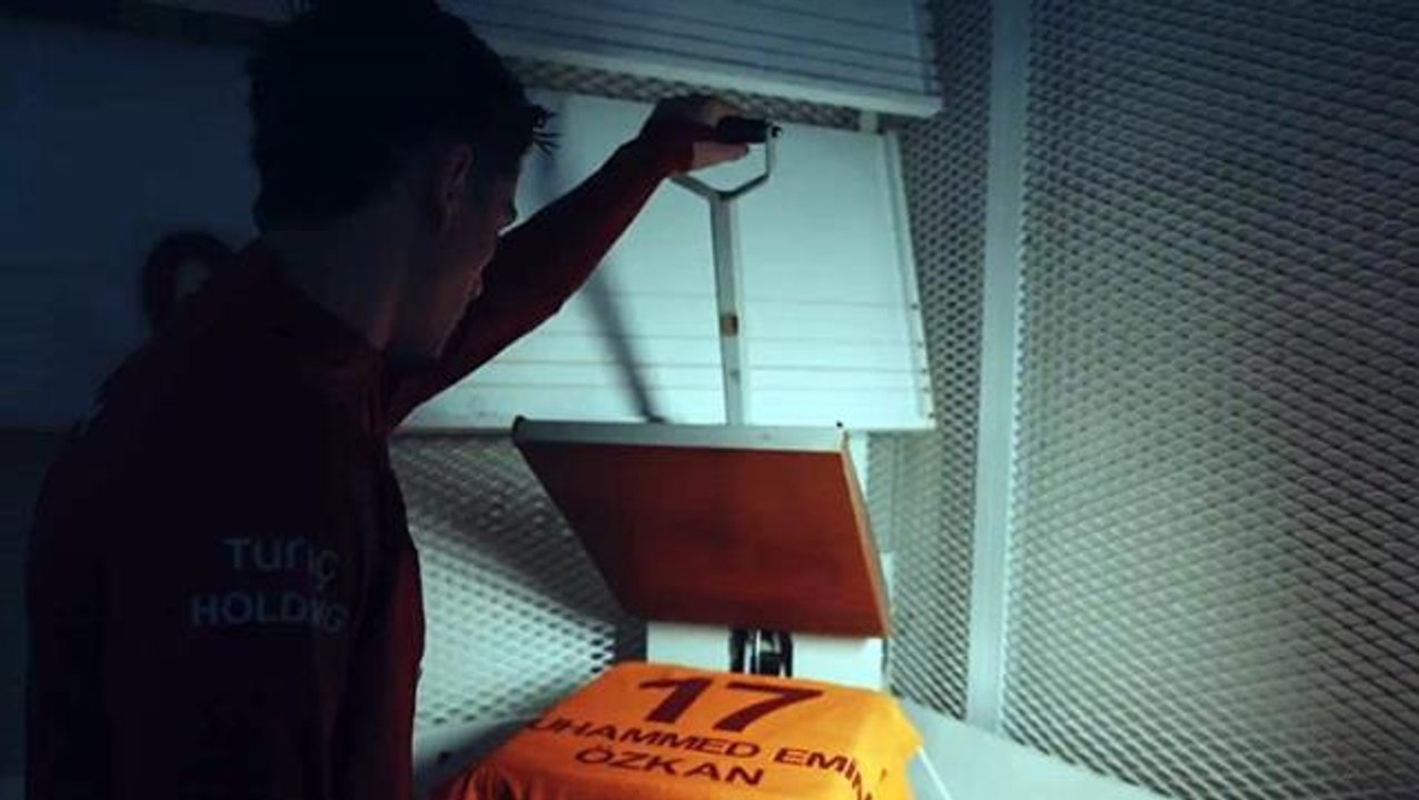 Galatasaray'ın yeni transferi Zaniolo, depremde hayatını kaybeden Muhammed Emin Özkan anısına 17 numarayı giyecek