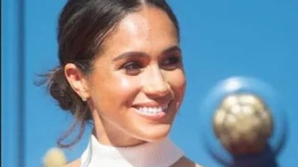 Meghan è stata "trattata in modo diverso" come prima persona di colore "a lavorare nelle suite C rea