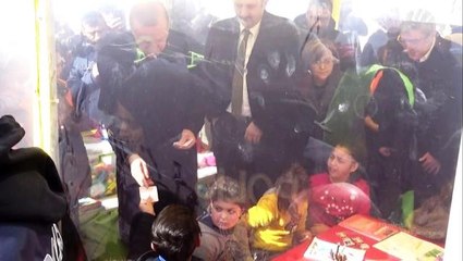 Cumhurbaşkanı Erdoğan'dan minik depremzedelere harçlık