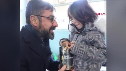 9 YAŞINDAKİ ZEYNEP KUMBARASINDAKİ PARALARI DEPREMZEDELERE BAĞIŞLADI