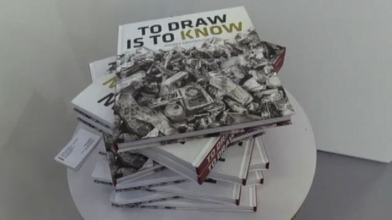 Andrea Mastrovito, un libro racconta le possibilità del disegno