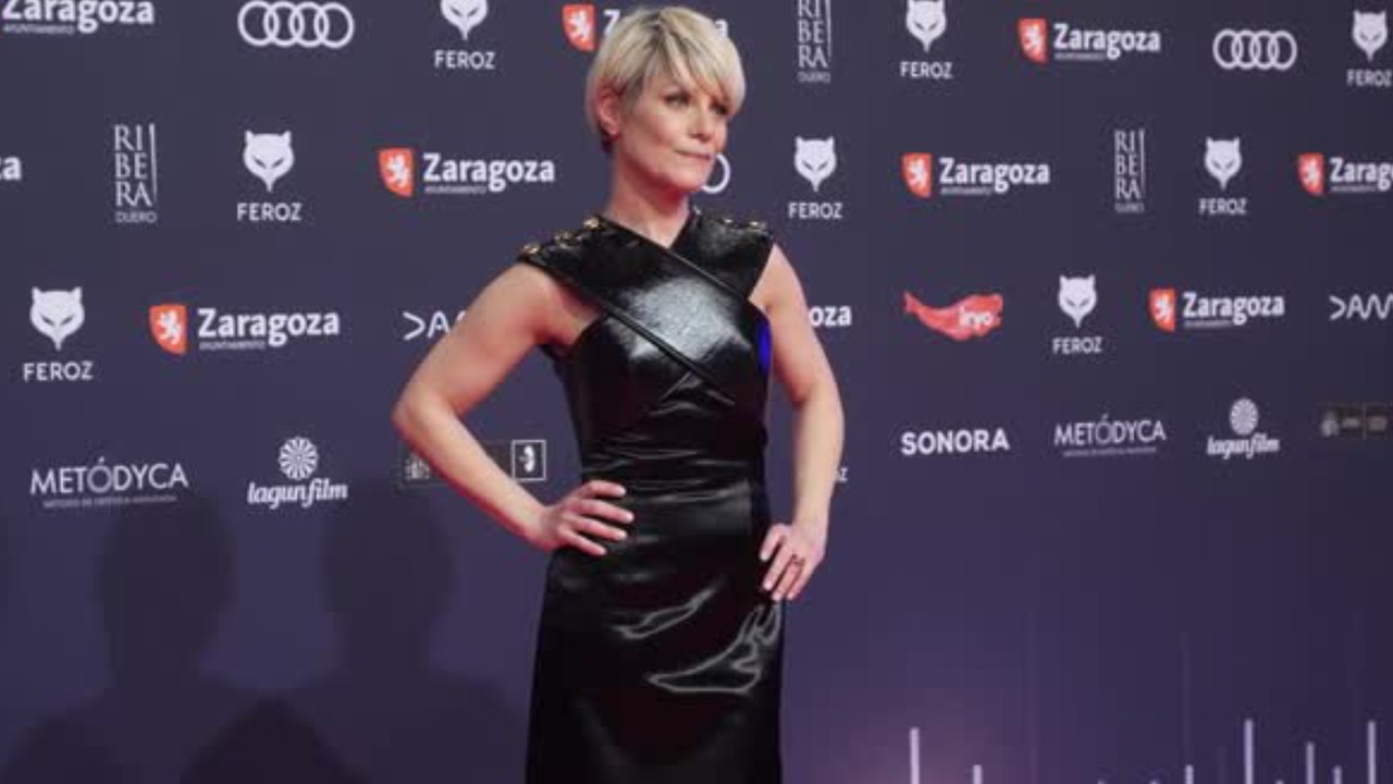 VOICI - Marina Foïs et Denis Ménochet récompensés pour As Bestas : le film décroche 8 prix aux Premios CEC