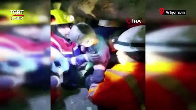 72 Saat Sonra Enkazın Altından Çıkarılan Ahmet 'Benim Yarın Okulum Var' Diyerek Ağladı - TGRT Haber