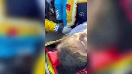 Enkaz altından 80 saat sonra çıktı! İşte mucize gülümseme