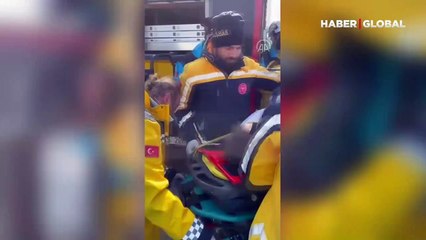 Kurtarılan genç kız böyle görüntülendi... Kahramanmaraş'ta 80 saat sonra gelen tebessüm