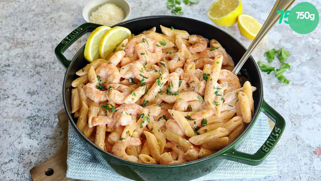 Pâtes à la crème, crevettes et zeste de citron