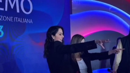 Sanremo, Paola e Chiara cantano "Furore" a cappella