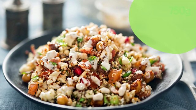 Salade de chou-fleur rôti, quinoa, feta, pois chiches et menthe