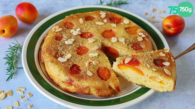 Gâteau renversé aux abricots et romarin