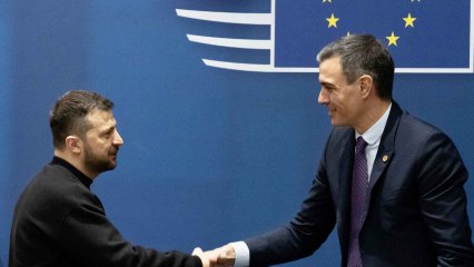 Pedro Sánchez se reúne con Volidímir Zelenski en Bruselas.