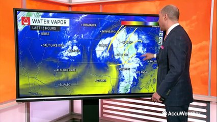 Potent storm system takes aim at the central US