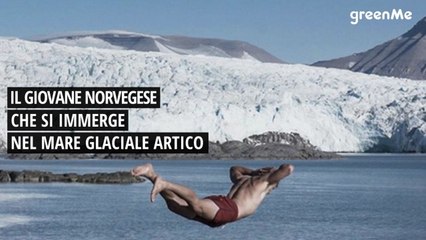 Il giovane norvegese che nuota nel mare glaciale artico
