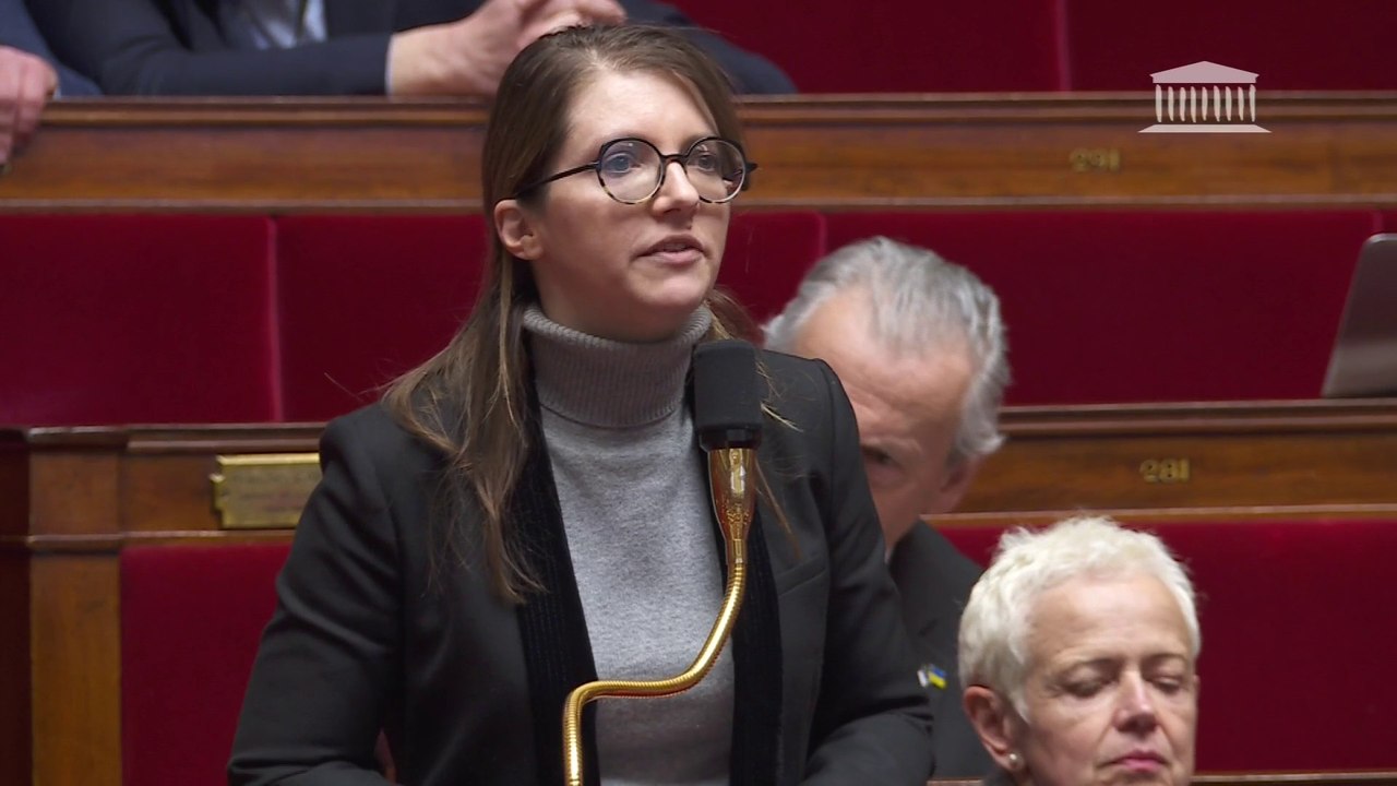 "Nous refusons de participer à ce qui est un déshonneur pour l'Assemblée": Aurore Bergé et le groupe Renaissance quittent l'hémicycle en pleine séance