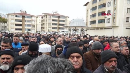 DEPREMDE YAŞAMINI YİTİREN SEVDE ÖĞRETMEN TOPRAĞA VERİLDİ