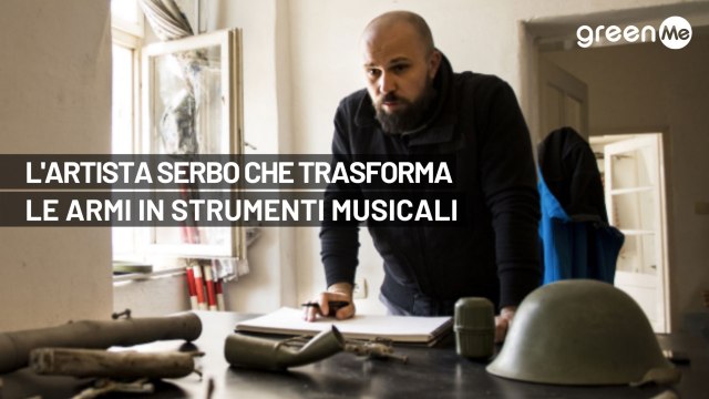 L'artista serbo che trasforma le armi in strumenti musicali