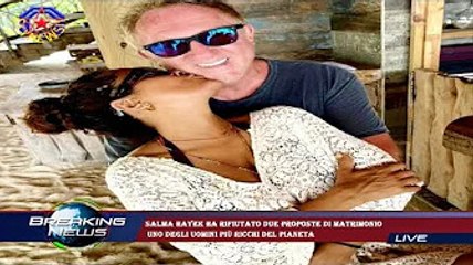 Salma Hayek ha rifiutato due proposte di matrimonio  uno degli uomini più ricchi del pianeta