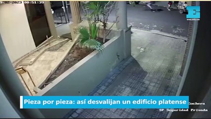 Pieza por pieza: así desvalijan un edificio platense