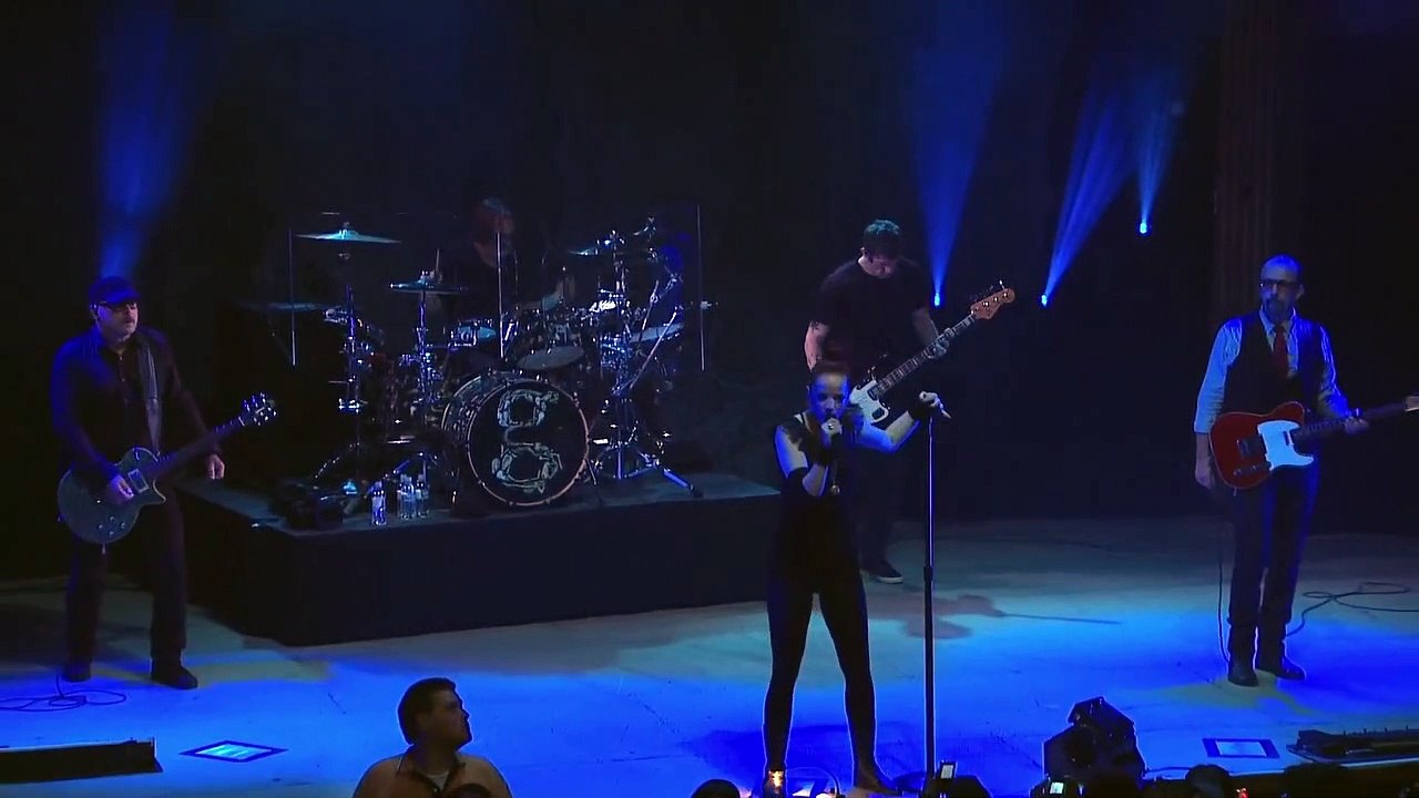 1 Crush Garbage (live) video Dailymotion